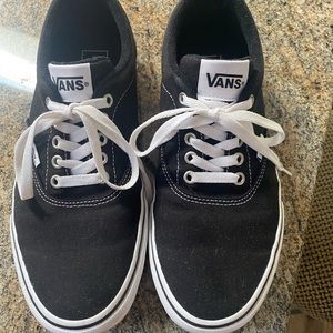Mens size 9 black Van tennis shoes